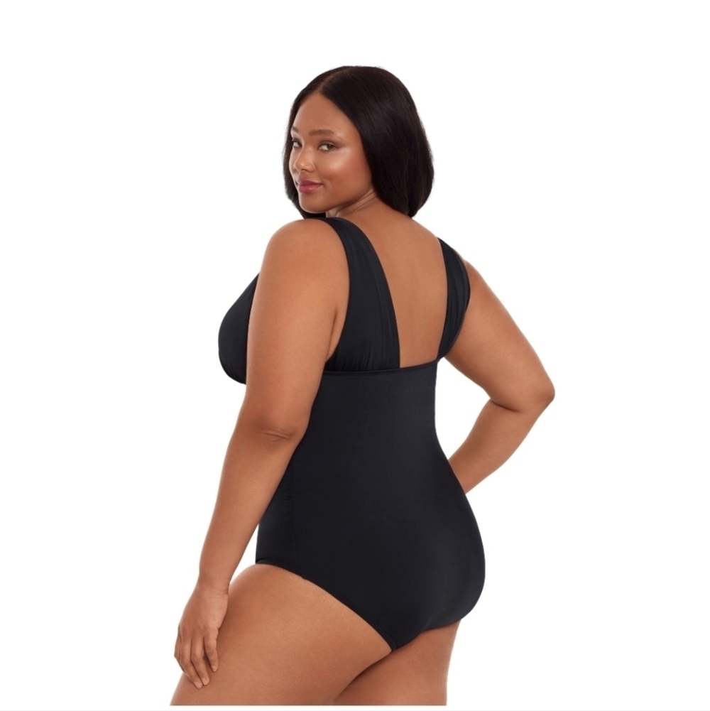 Time and Tru Women's 16-18 XXL Black 1-piece swimsuit